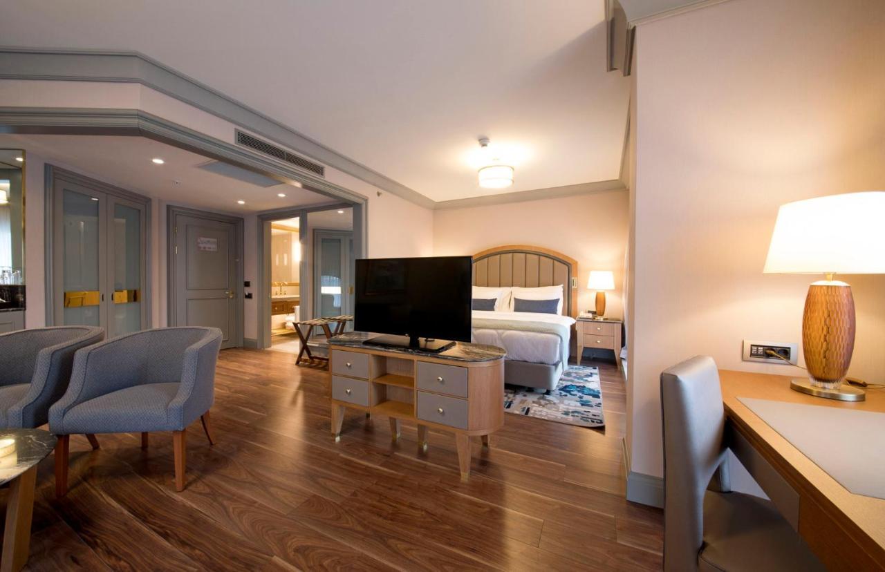 Millennium Istanbul Golden Horn Hotel Luaran gambar A suite at the hotel