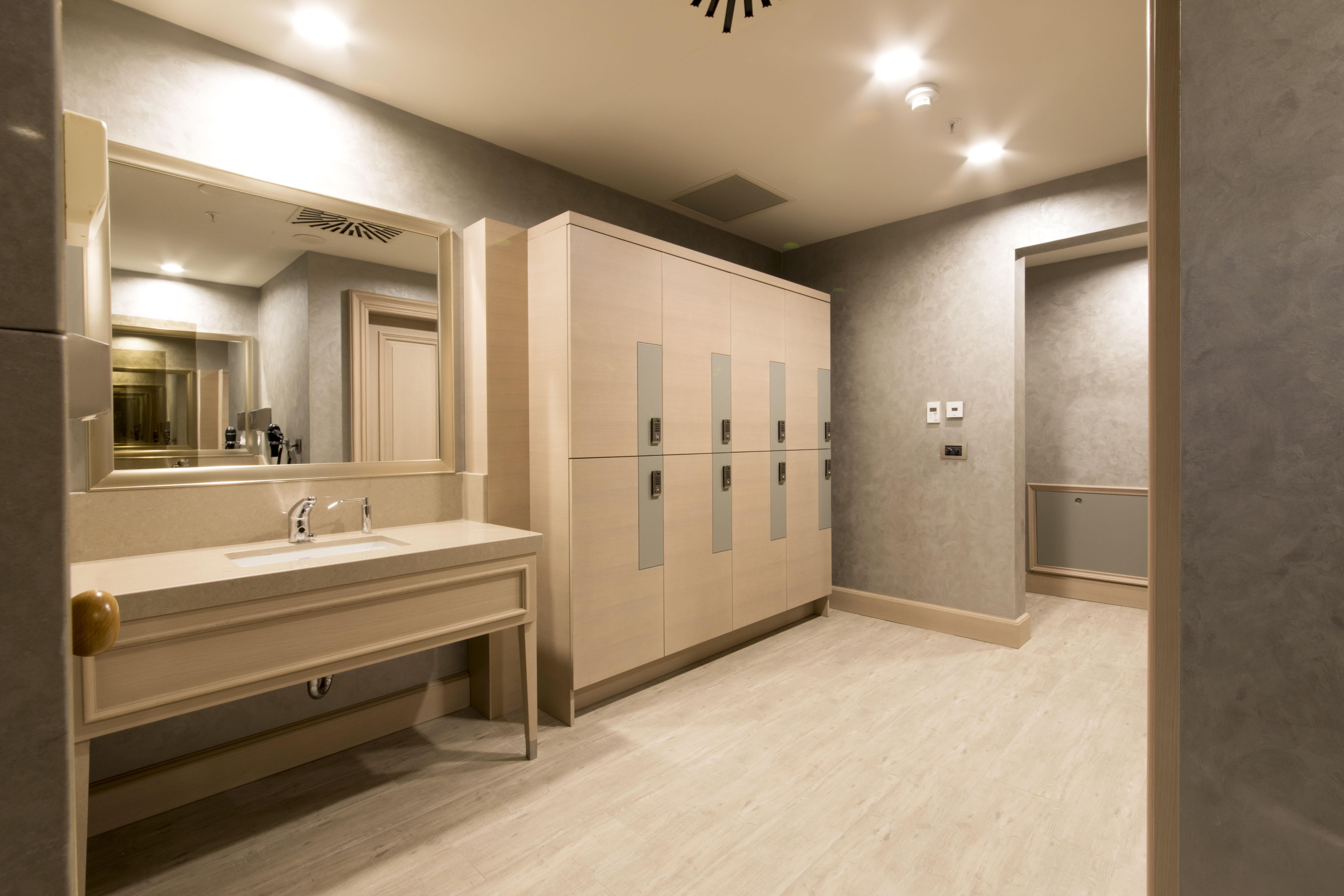 Millennium Istanbul Golden Horn Hotel Luaran gambar Locker room