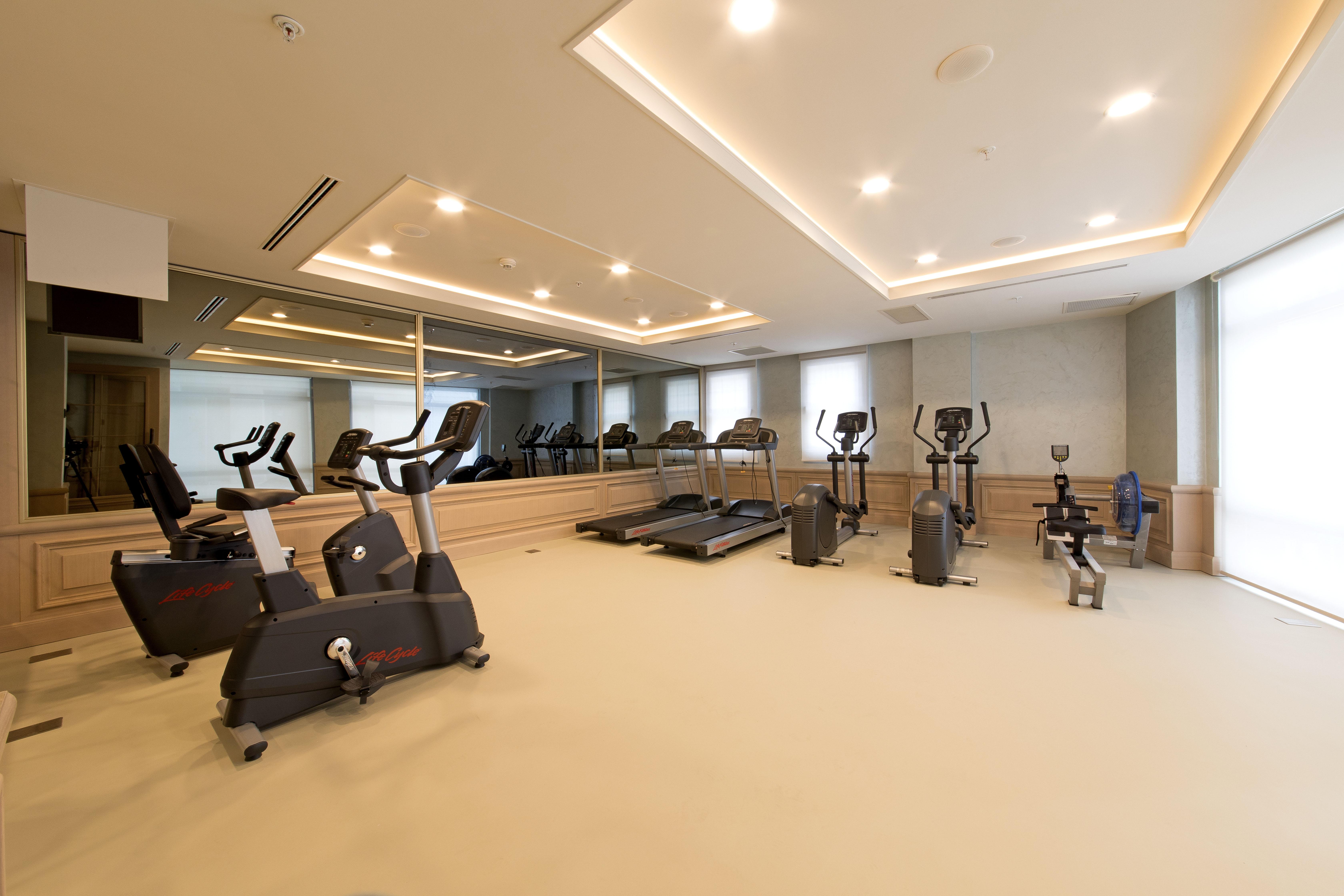 Millennium Istanbul Golden Horn Hotel Luaran gambar The gym at the hotel