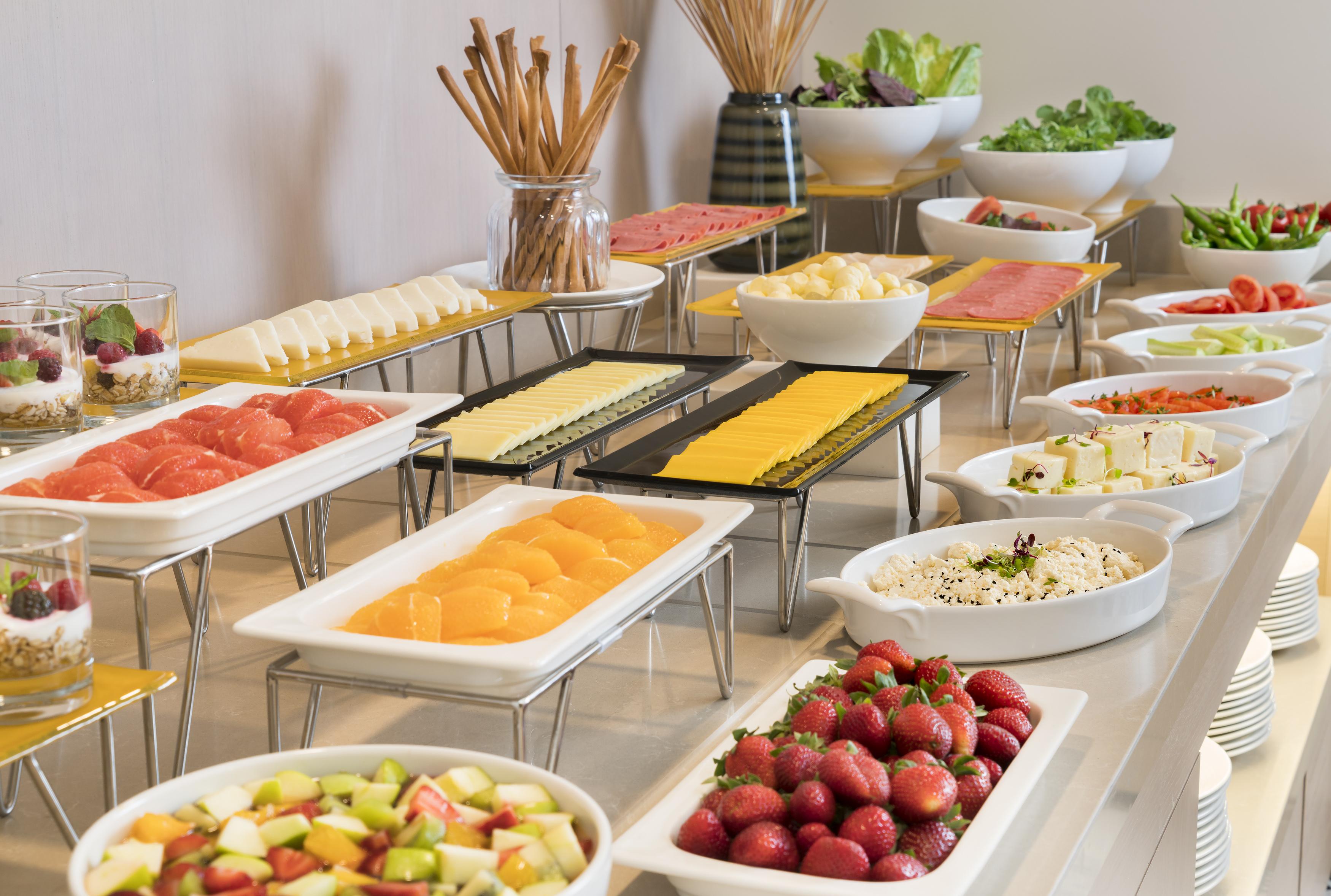 Millennium Istanbul Golden Horn Hotel Luaran gambar A buffet