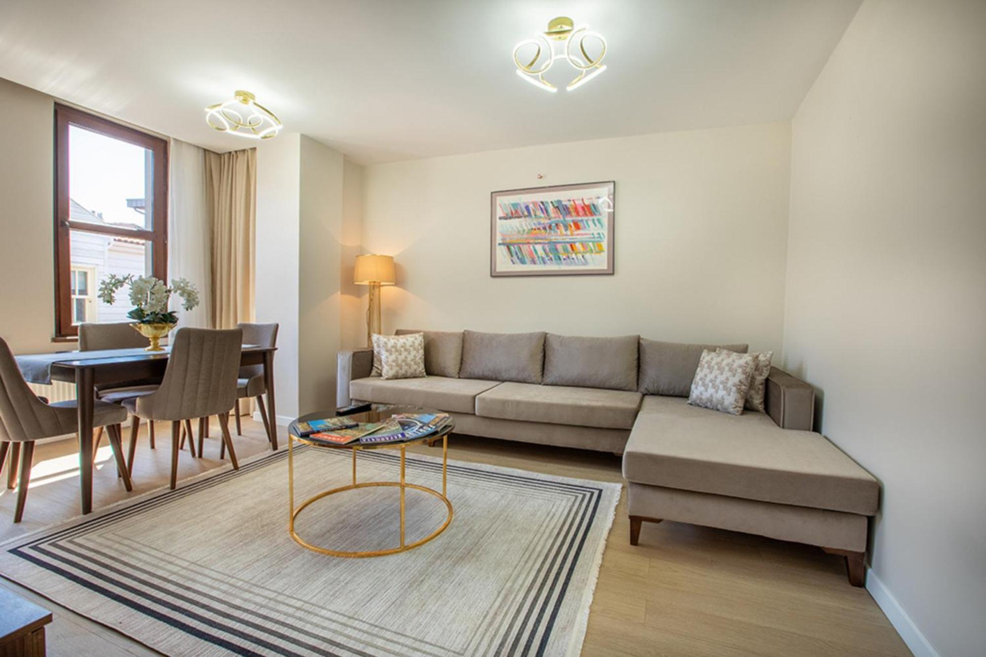 Millennium Istanbul Golden Horn Hotel Luaran gambar A living room in a serviced apartment in London
